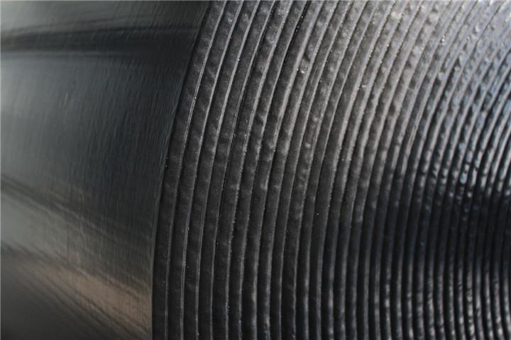 PVC阻燃輸送帶跑偏時的撒料現象該怎樣診斷解決(圖1) PVC阻燃輸送帶跑偏時的撒料現象該怎樣診斷解決(圖1)